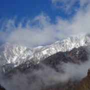 後面的雪山，將會是我們今天的目的地。