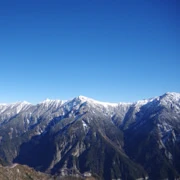 雪山距離更加近。