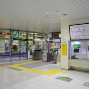 天童駅內。