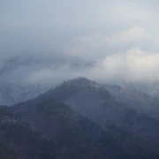 陰雨不晴，心情總有點受影響。