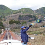 還有車長送來的泡泡助興。