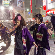 Toukasan祭街頭表演。