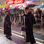 Toukasan祭街頭表演。