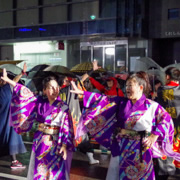 Toukasan祭街頭表演。