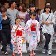 Yukatadekin祭街頭。