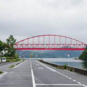 前往岩子島的向島大橋。