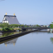 出雲市役所旁邊。