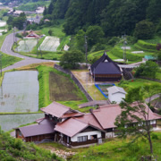 前往溫井ダム路上。