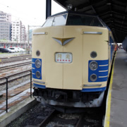 日本国有鉄道，クハネ581‧8号‧月光號，世界第一台設有寢台的火車。