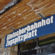 Gletscherbahnhof Zugspitzplatt。