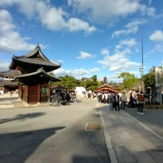 走出宮島神社‧‧‧