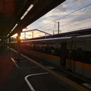 終於返來新山口駅，正好遇上夕陽。