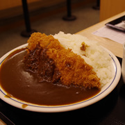 最後一個午餐，選了加大的豬扒飯。