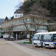 綠風山莊，有想過車輛『偷雞』泊在這裡。