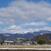 還有就是後面的那片雪山。