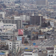 山上看松本市。