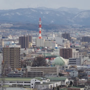 山上看松本市。