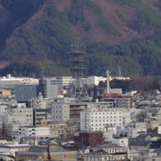 山上看松本市。