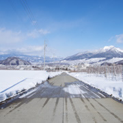 錯過了路口，來到另一個山丘上。