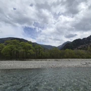 返回河童橋路上。