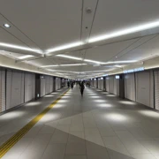 沒事又來到榮駅地下商業街。