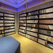 退房才發現，酒店2樓原來是一個漫畫閣落。