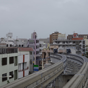 首里駅月台上。