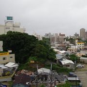 返回おもろまち駅的月台上。