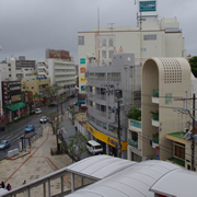 おもろまち駅月台。