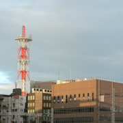 難波駅外。