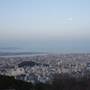 日落之後，返回另一邊等待德島夜景。