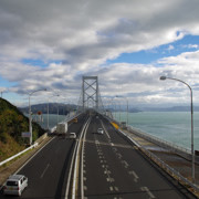 橫跨嗚門大橋的行人天橋。