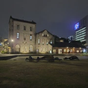 原計劃，喺由光華商場行返去旅店。