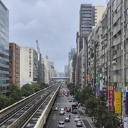前往動物園站喺另一款嘅捷運火車。