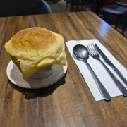 估唔到晚餐會有熱辣辣嘅酥皮湯。