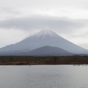 精進湖上既富士山。