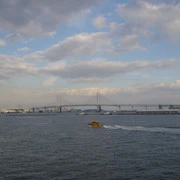 大棧橋國際客輪碼頭，一面就是望著橫濱港。