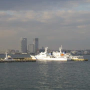 當然少不了海岸防衛隊船隻。