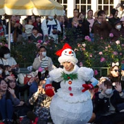 迪士尼PARADE中。