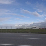 前往機場途中。