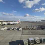 等待前往日本既航班。