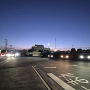 食個飯，真係要搵命搏先來到。