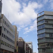 漫無目的係條街到行。