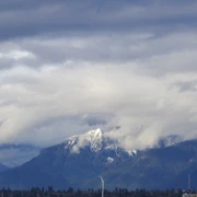 好遠既冰山，似乎仲有機會遇上雪。