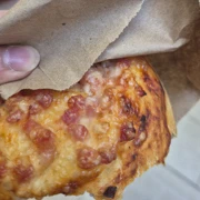 早餐有新鮮既出爐麵包。