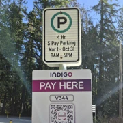 景點好多都要比泊車錢，就當係入場費用。