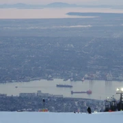 就係濛濛濃濃既夜景。