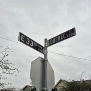 揸著架車係條街到兜。