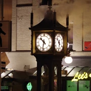Gastown Steam Clock夜景。