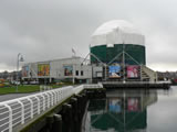 冒著大雨，今天走來了Science World。 